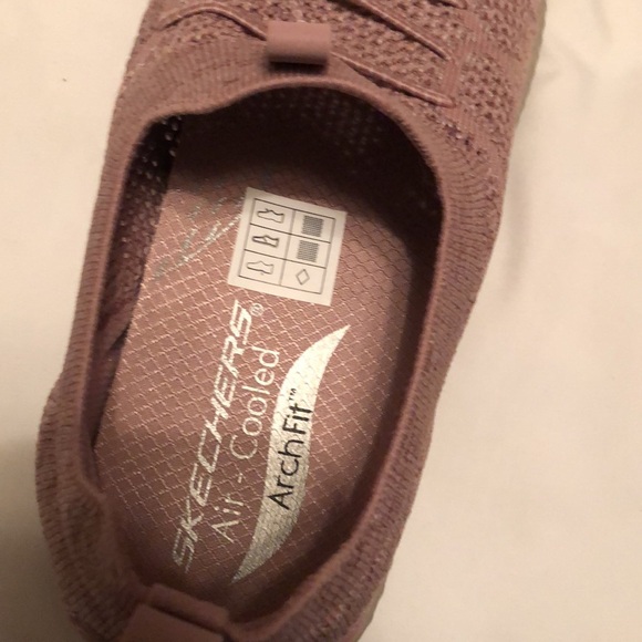 New sketchers air cooled arch fit size 9.5 - Picture 6 of 7